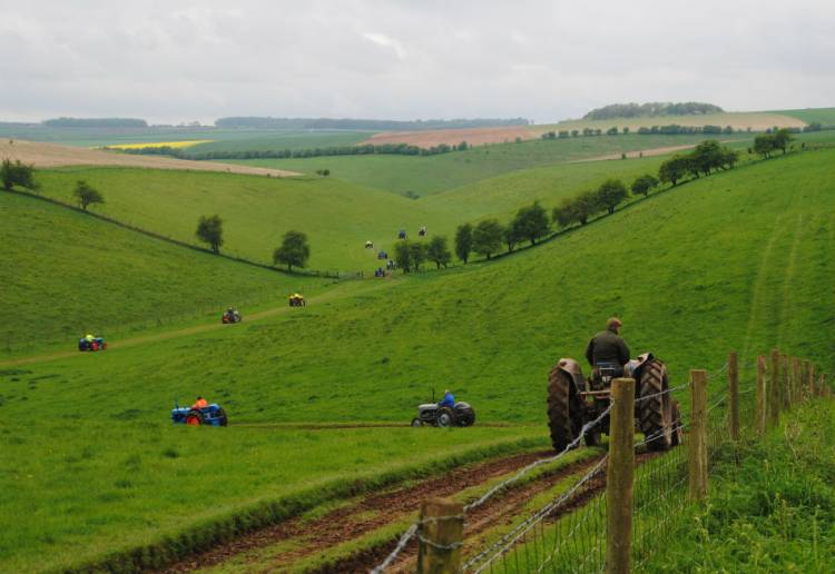 Tractors take over the Wolds!