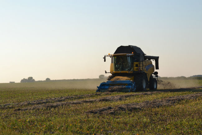Combine lifting the swath