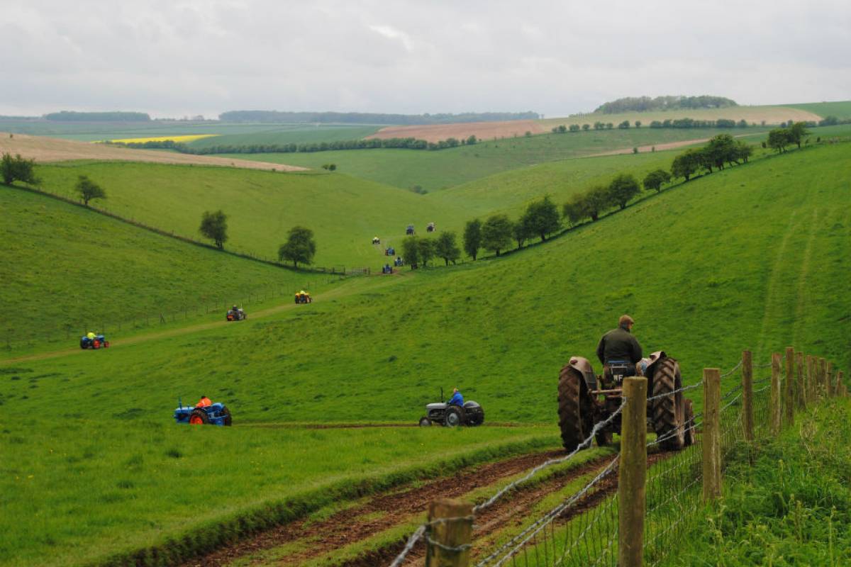 Tractors take over the Wolds!